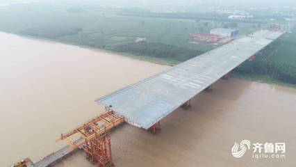 中國夢黃河情丨黃河不通航 濟南鳳凰黃河大橋11.4萬噸鋼箱梁如何凌駕黃河之上?